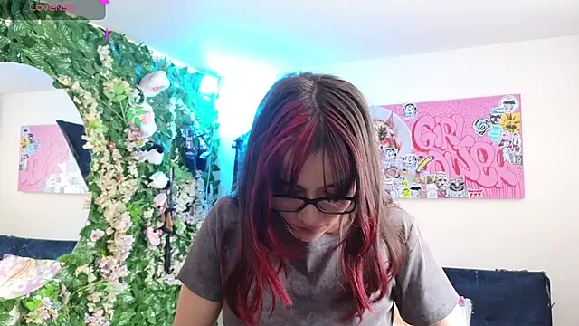 Snapshot of MiaVelvetDoll chatting on March 7, 2026, 3:28 pm MiaVelvetDoll online show from March 7, 2026, 3:28 pm