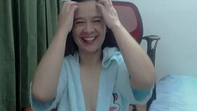 Snapshot of Aileendarkhot chatting on November 28, 2025, 5:40 am Aileendarkhot online show from November 28, 2025, 5:40 am