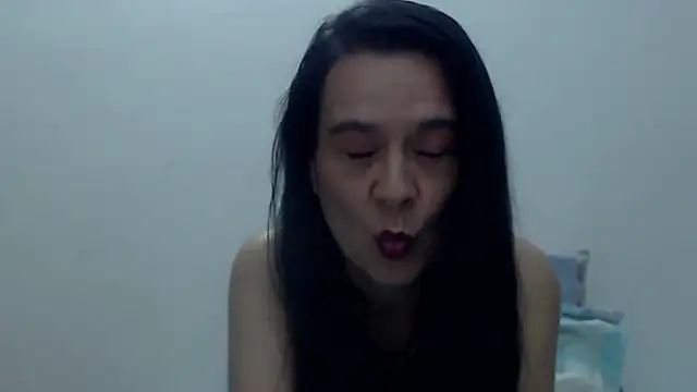 Snapshot of Aileendarkhot chatting on November 6, 2025, 3:54 am Aileendarkhot online show from November 6, 2025, 3:54 am