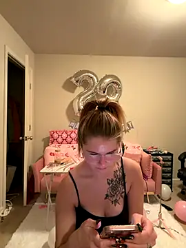 Snapshot of Riley_ray69 chatting on November 12, 2025, 3:21 am Riley ray69 online show from November 12, 2025, 3:21 am