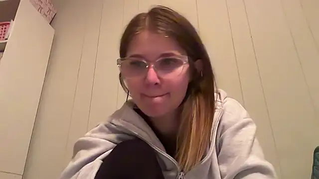 Snapshot of Riley_ray69 chatting on July 22, 2026, 2:13 am Riley ray69 online show from July 22, 2026, 2:13 am