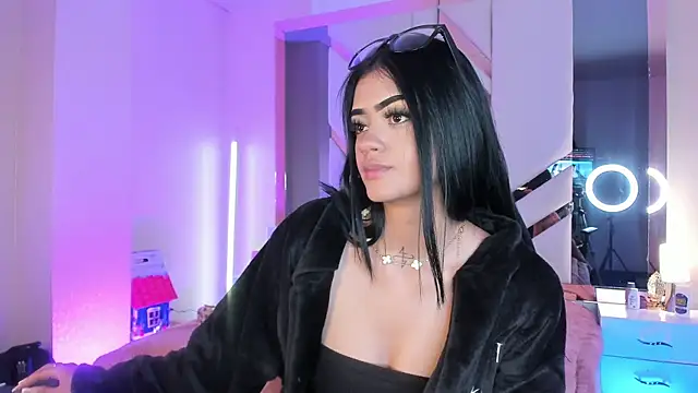 EmmaStonns online show from January 13, 2026, 1:04 pm