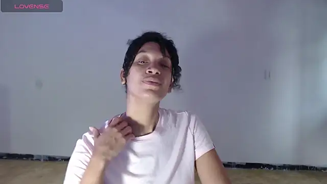 DonnaDidiamantti online show from November 29, 2025, 4:07 pm