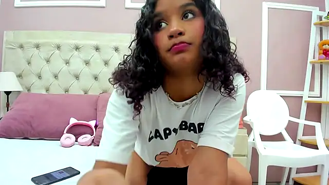 merlyaluna online show from September 18, 2025, 9:18 pm