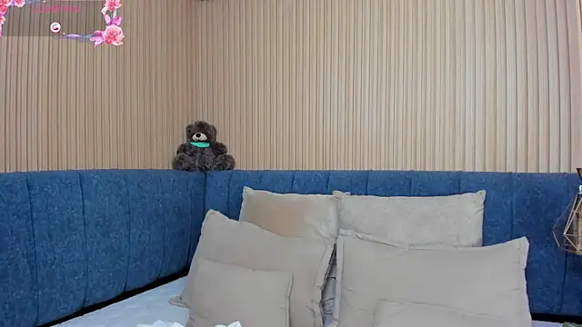 angel ponce online show from December 16, 2025, 7:07 pm