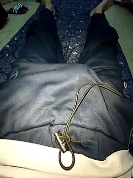 RaoufDz17cm online show from October 27, 2025, 1:06 am