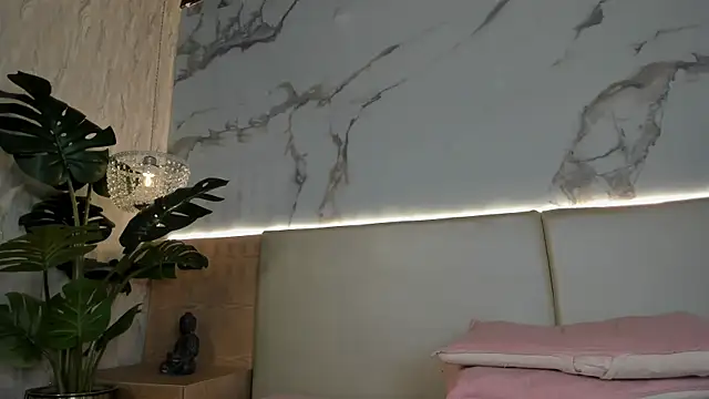 Celeste-Evanns online show from November 17, 2025, 8:13 pm