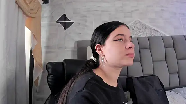 Snapshot of ChannelWhite_ chatting on October 16, 2025, 9:01 pm ChannelWhite online show from October 16, 2025, 9:01 pm