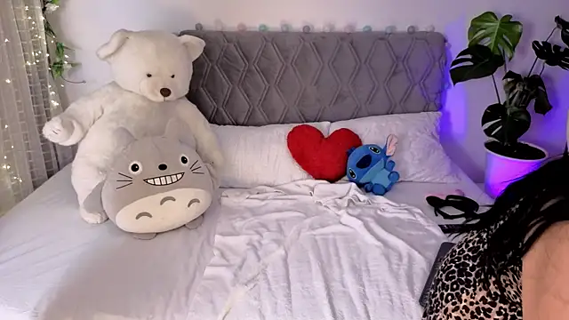 Snapshot of Ternura_Prohibida chatting on November 6, 2025, 4:05 am Ternura Prohibida online show from November 6, 2025, 4:05 am