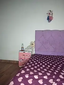 lucerocutte online show from September 21, 2025, 3:33 am