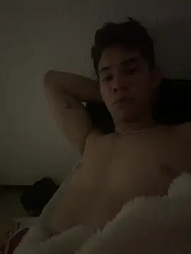 Snapshot of Maxtaylor18 chatting on October 9, 2025, 5:52 am Maxtaylor18 online show from October 9, 2025, 5:52 am