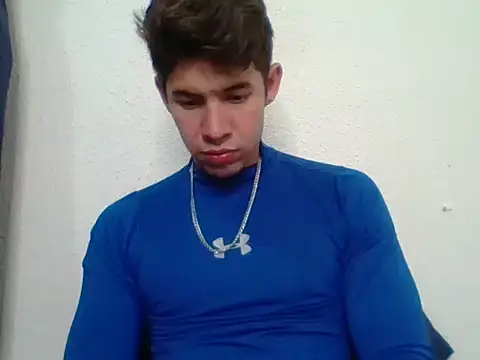 Snapshot of Maxtaylor18 chatting on October 16, 2025, 4:21 am Maxtaylor18 online show from October 16, 2025, 4:21 am