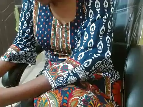 Snapshot of shallyji chatting on October 14, 2025, 4:57 am shallyji online show from October 14, 2025, 4:57 am