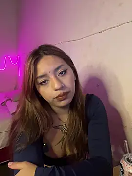 Snapshot of SoftLady_S33 chatting on June 1, 2026, 1:28 am SoftLady S33 online show from June 1, 2026, 1:28 am