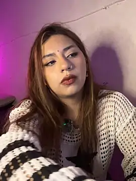 Snapshot of SoftLady_S33 chatting on June 6, 2026, 2:17 am SoftLady S33 online show from June 6, 2026, 2:17 am