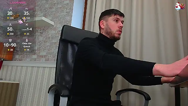 Snapshot of JonahShaw chatting on December 22, 2025, 6:35 am JonahShaw online show from December 22, 2025, 6:35 am