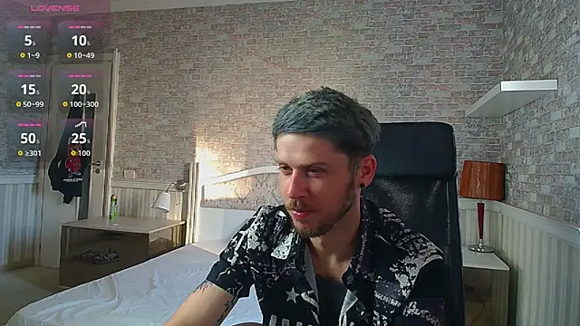JonahShaw online show from June 4, 2026, 4:06 am