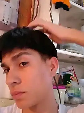 LUISSLEONN0958 online show from September 25, 2025, 10:27 pm