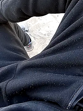 LUISSLEONN0958 online show from November 2, 2025, 7:52 pm