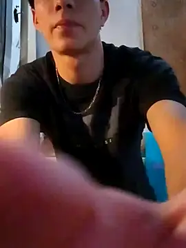 LUISSLEONN0958 online show from September 30, 2025, 8:26 pm