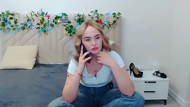 Snapshot of LiluMoon__ chatting on April 29, 2026, 5:30 pm LiluMoon online show from April 29, 2026, 5:30 pm