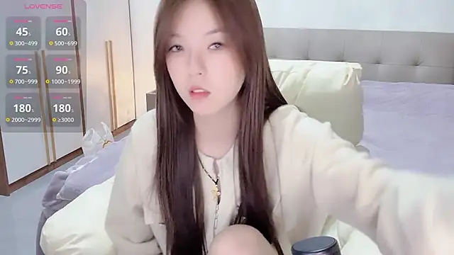 T-LL77- online show from October 14, 2025, 4:07 pm