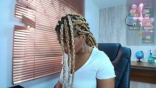 ArianaBeake online show from September 24, 2025, 7:53 pm