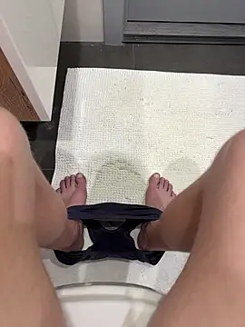 Snapshot of myPriority01 chatting on October 9, 2025, 9:26 pm myPriority01 online show from October 9, 2025, 9:26 pm