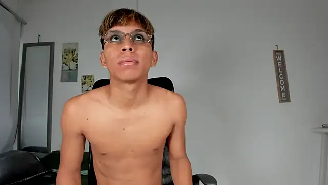 tyler twink boy online show from May 20, 2026, 1:08 pm