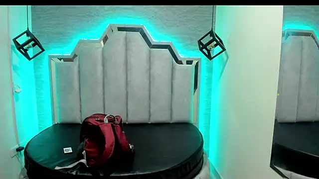 Snapshot of _Emily_rosee_ chatting on October 7, 2025, 11:22 am Emily rosee online show from October 7, 2025, 11:22 am