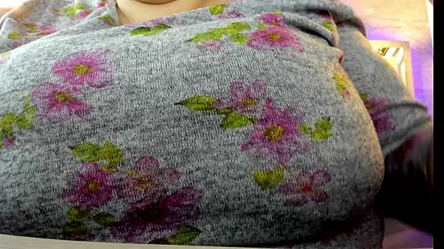 Snapshot of _Emily_rosee_ chatting on October 29, 2025, 11:20 am Emily rosee online show from October 29, 2025, 11:20 am