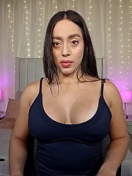 AriadnaTaylor online show from February 3, 2026, 8:25 pm