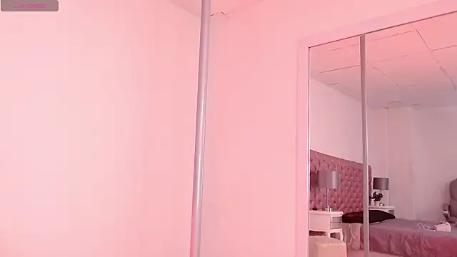 Snapshot of Coralgh_ chatting on September 23, 2025, 8:27 pm Coralgh online show from September 23, 2025, 8:27 pm