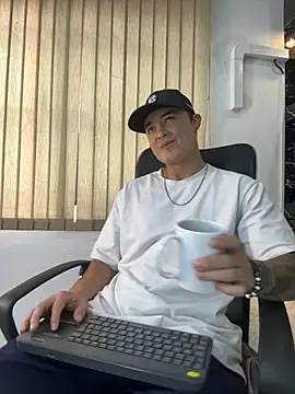 Snapshot of Alexander_ferre chatting on July 3, 2026, 12:44 pm Alexander ferre online show from July 3, 2026, 12:44 pm