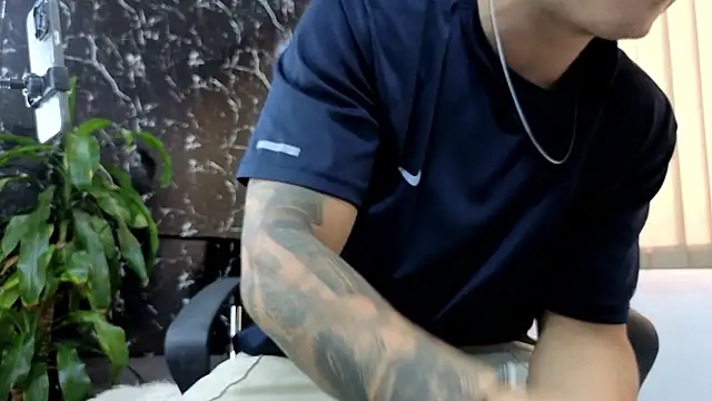 Snapshot of Alexander_ferre chatting on March 4, 2026, 1:30 pm Alexander ferre online show from March 4, 2026, 1:30 pm