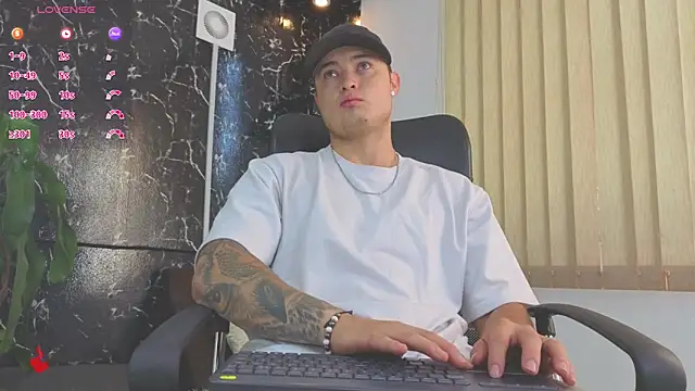 Snapshot of Alexander_ferre chatting on April 12, 2026, 1:58 pm Alexander ferre online show from April 12, 2026, 1:58 pm