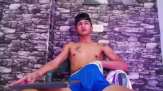 Snapshot of gustavo_saaled19_ chatting on October 25, 2025, 2:39 pm gustavo saaled19 online show from October 25, 2025, 2:39 pm