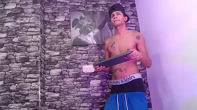 Snapshot of gustavo_saaled19_ chatting on October 20, 2025, 9:37 pm gustavo saaled19 online show from October 20, 2025, 9:37 pm