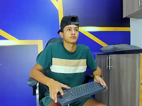 Snapshot of gustavo_saaled19_ chatting on September 17, 2025, 8:00 pm gustavo saaled19 online show from September 17, 2025, 8:00 pm