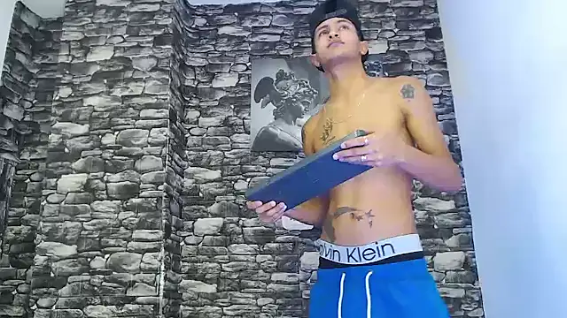 Snapshot of gustavo_saaled19_ chatting on October 12, 2025, 3:24 pm gustavo saaled19 online show from October 12, 2025, 3:24 pm