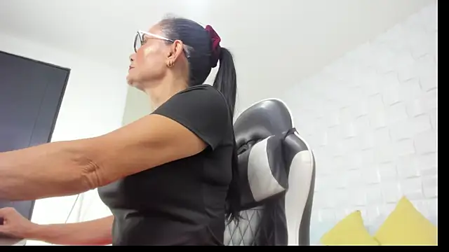 Snapshot of yulitza1025 chatting on February 27, 2026, 11:54 am yulitza1025 online show from February 27, 2026, 11:54 am