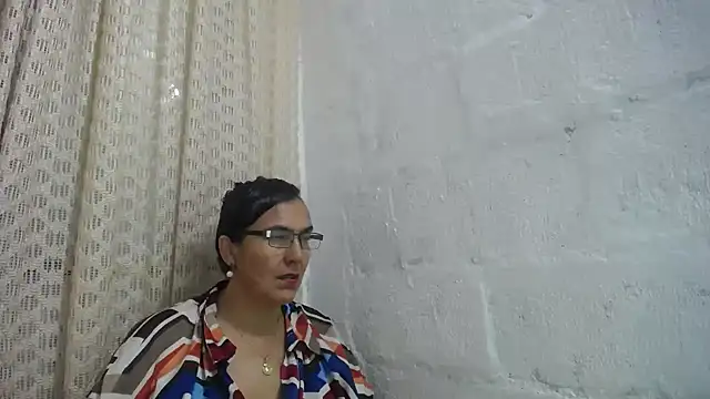 Snapshot of gabbyparker_ chatting on April 7, 2026, 9:33 am gabbyparker online show from April 7, 2026, 9:33 am