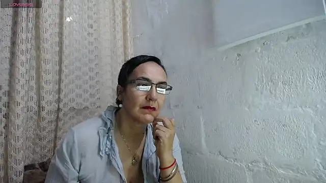 gabbyparker  online show from September 12, 2025, 9:31 am