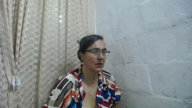 Snapshot of gabbyparker_ chatting on April 13, 2026, 9:35 am gabbyparker online show from April 13, 2026, 9:35 am