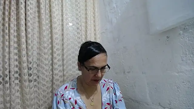 gabbyparker  online show from November 6, 2025, 7:45 am