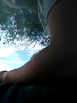 delesteli online show from November 1, 2025, 8:25 pm