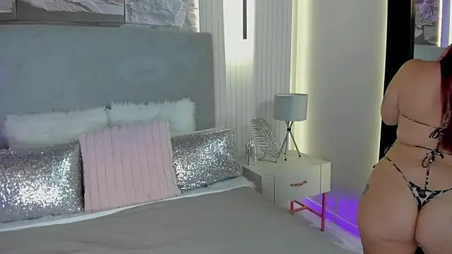 HannahCollyns online show from November 29, 2025, 7:25 pm