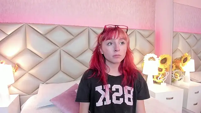 dafnne hall online show from October 7, 2025, 4:24 am