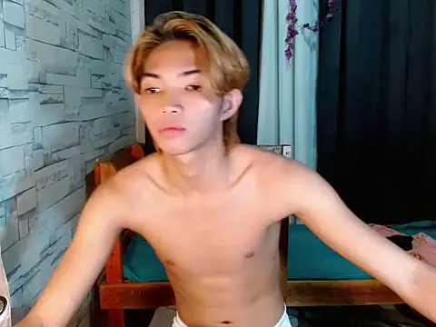 Snapshot of addicted_to_alex chatting on February 18, 2026, 5:53 pm addicted to alex online show from February 18, 2026, 5:53 pm