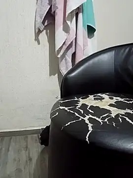 ALEJANDRO1991L online show from December 21, 2025, 12:46 am